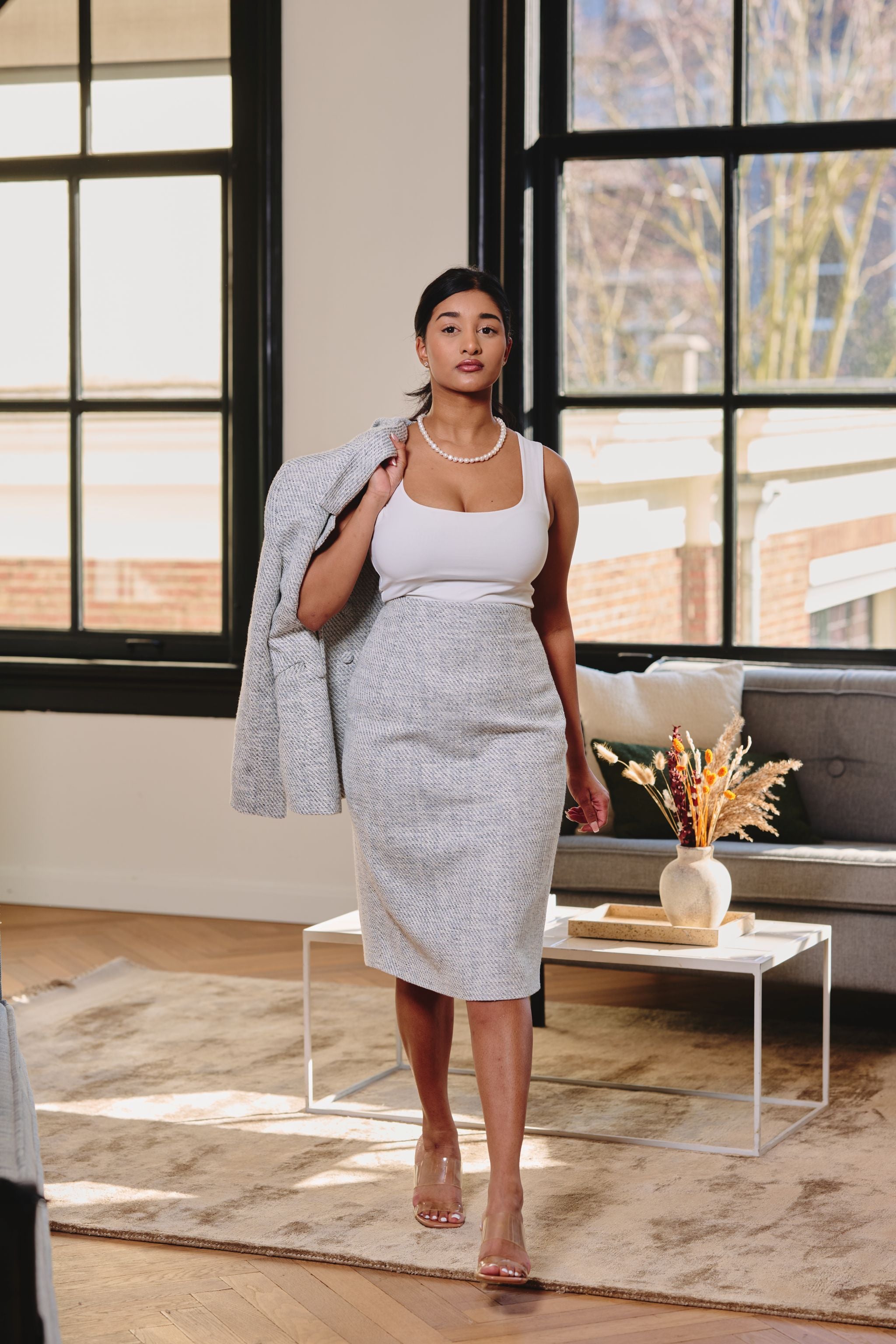 Luxe blazer en rok set voor dames Dominique – high-end business outfit van Shivaya
